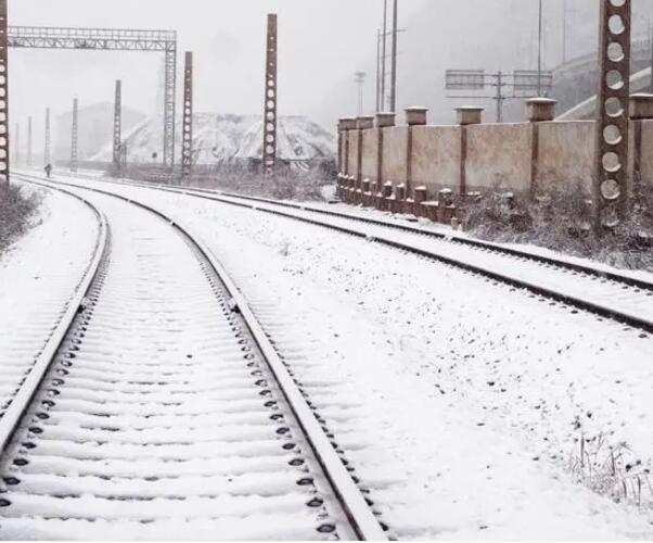 冬天已到，雨雪天氣增多，應(yīng)該怎么做才能防止凈化板發(fā)潮？